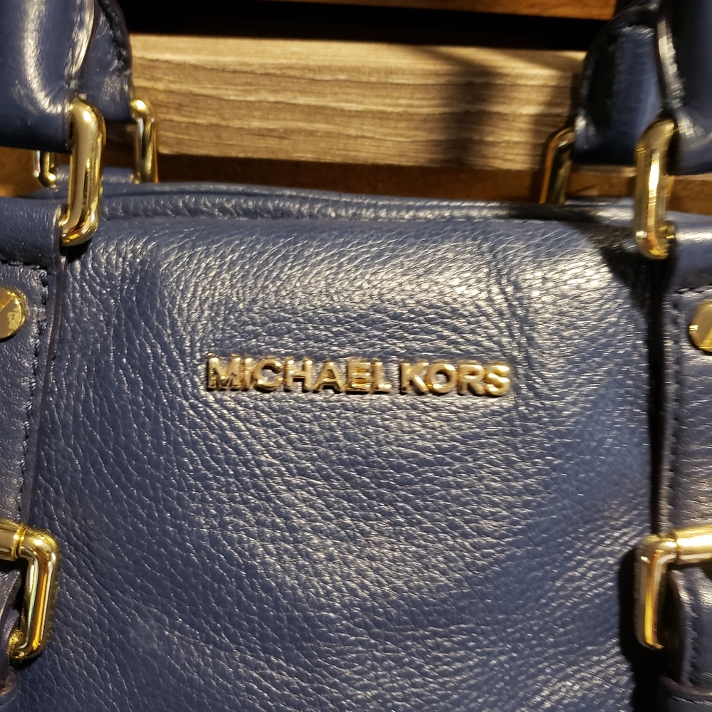 Handbag - Picture 2 of 5